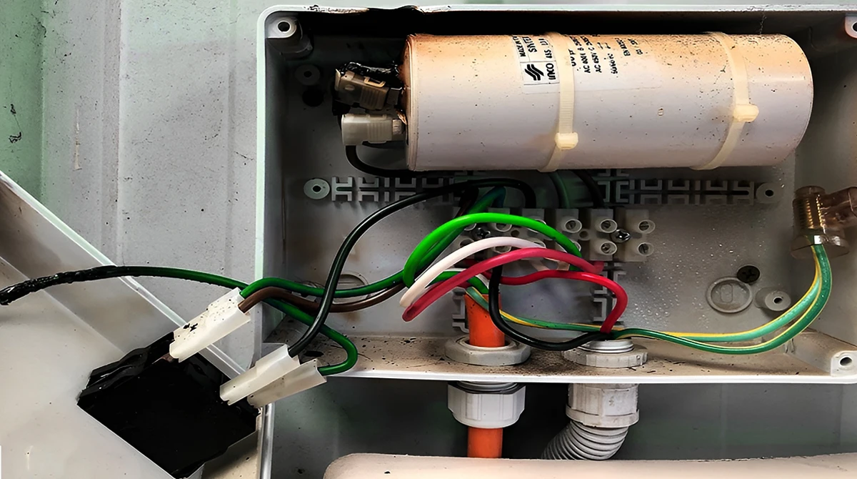 خازن پمپ آب چیست؟ آشنایی با انواع آن و علائم خرابی متداول 3 water pump capacitor guide1